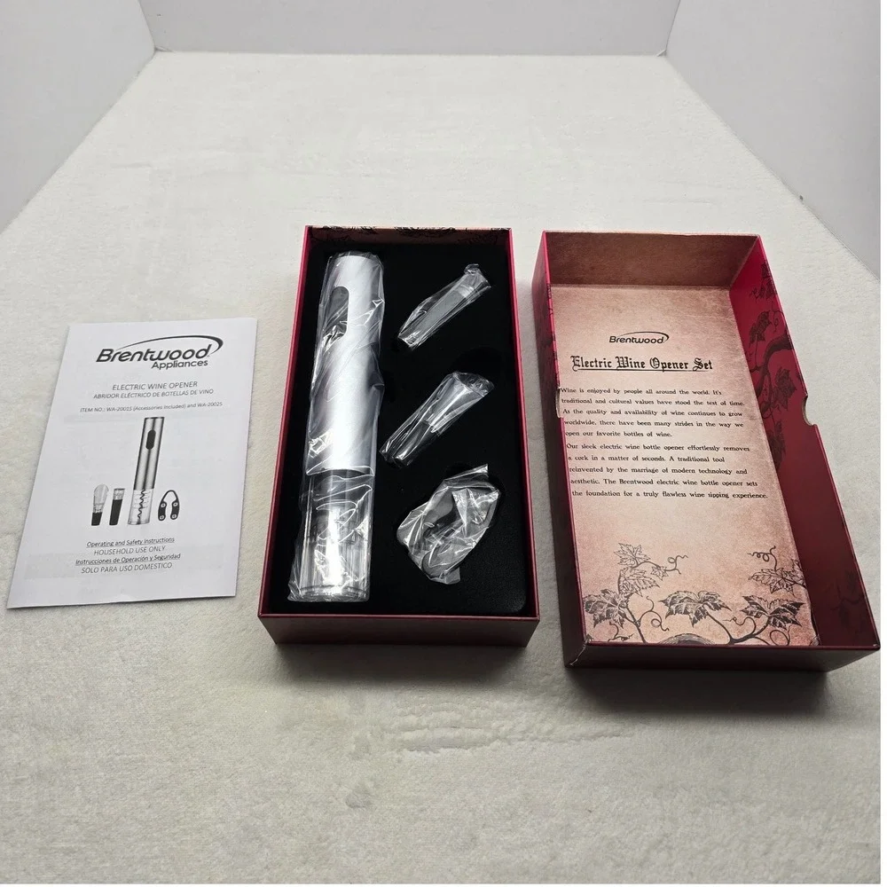 Brentwood Electric Wine Opener Set with Foil Cutter Stopper Aerator Silver NEW